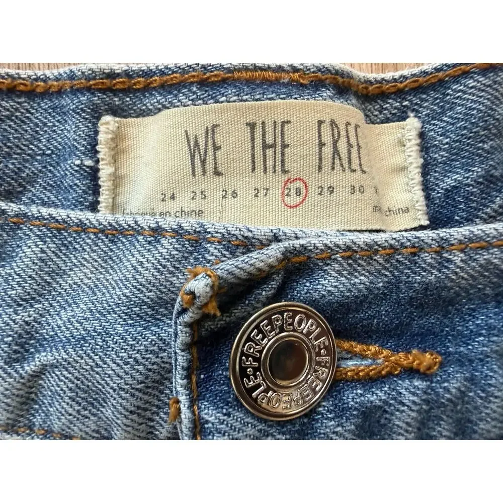 We The Free Light Wash Blue Denim Cut-Off Shorts 28 High Rise Frayed 5-Pocket